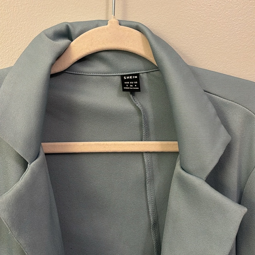 Blazer - Picture 2 of 2